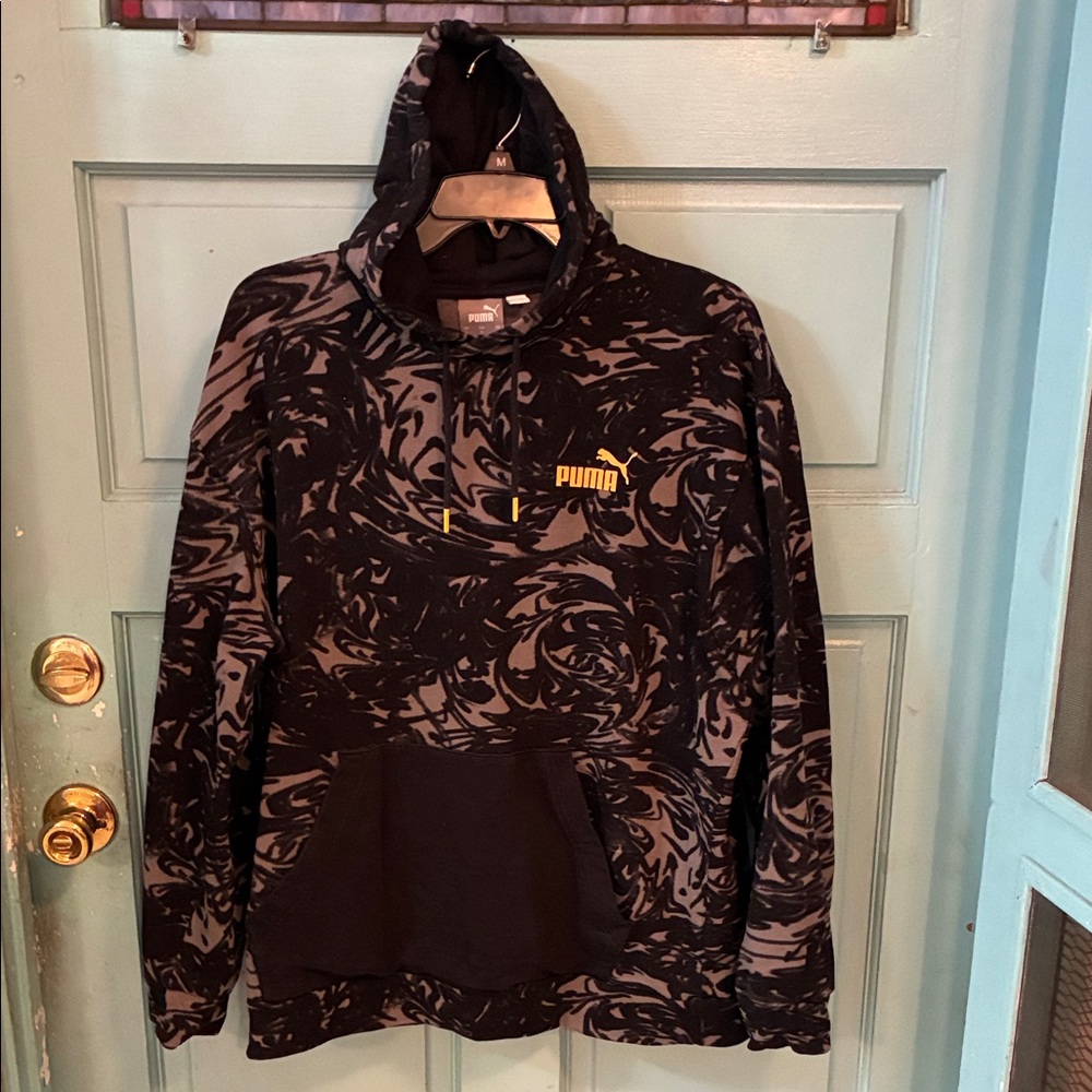 Puma Power Cama pullover hoody. Size L. Colors are black & gray. # 3132